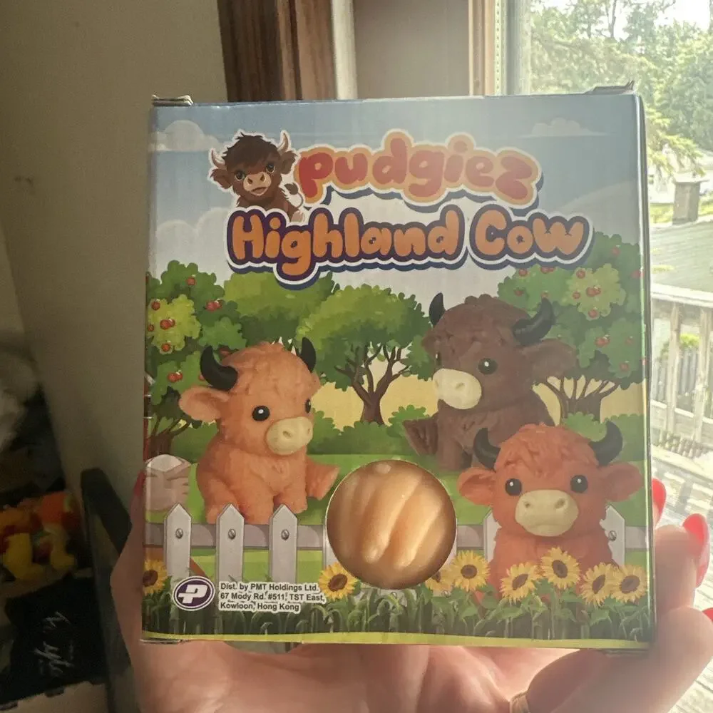 NIB Highland Cow Squishy Viral Toy Pudgiez Farm Animal Squeeze